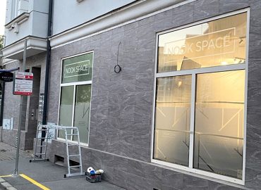 Polep výkladov pre barbershop Nook Space v Žiline 5 Polep pre Nookspace